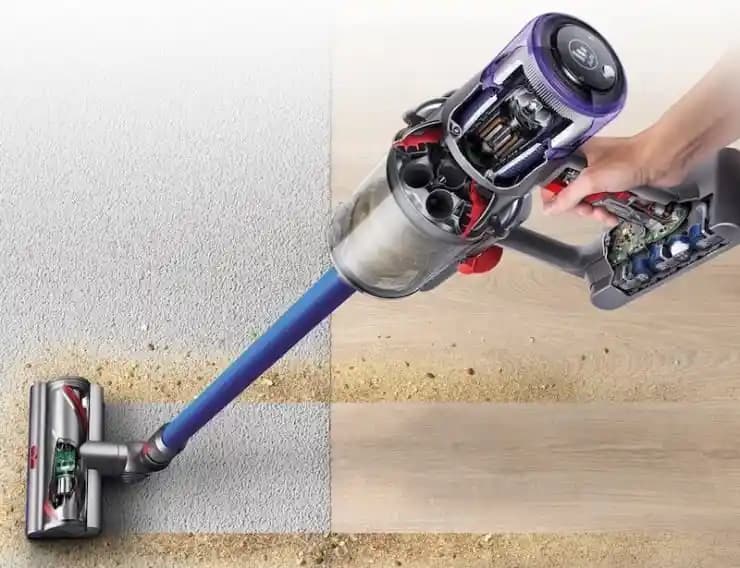 Dyson Elektrik Süpürgelerinde Yenilikçi Teknolojiler ve Kullanıcı Deneyimine Etkileri