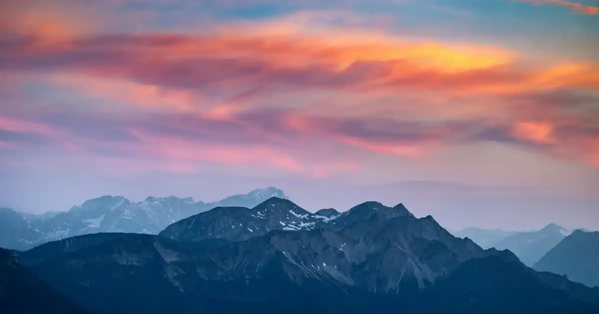 Ev Dekorasyonunda Estetik Vantilatör Süsleri: Modern Çözümler ve Tasarım İpuçları