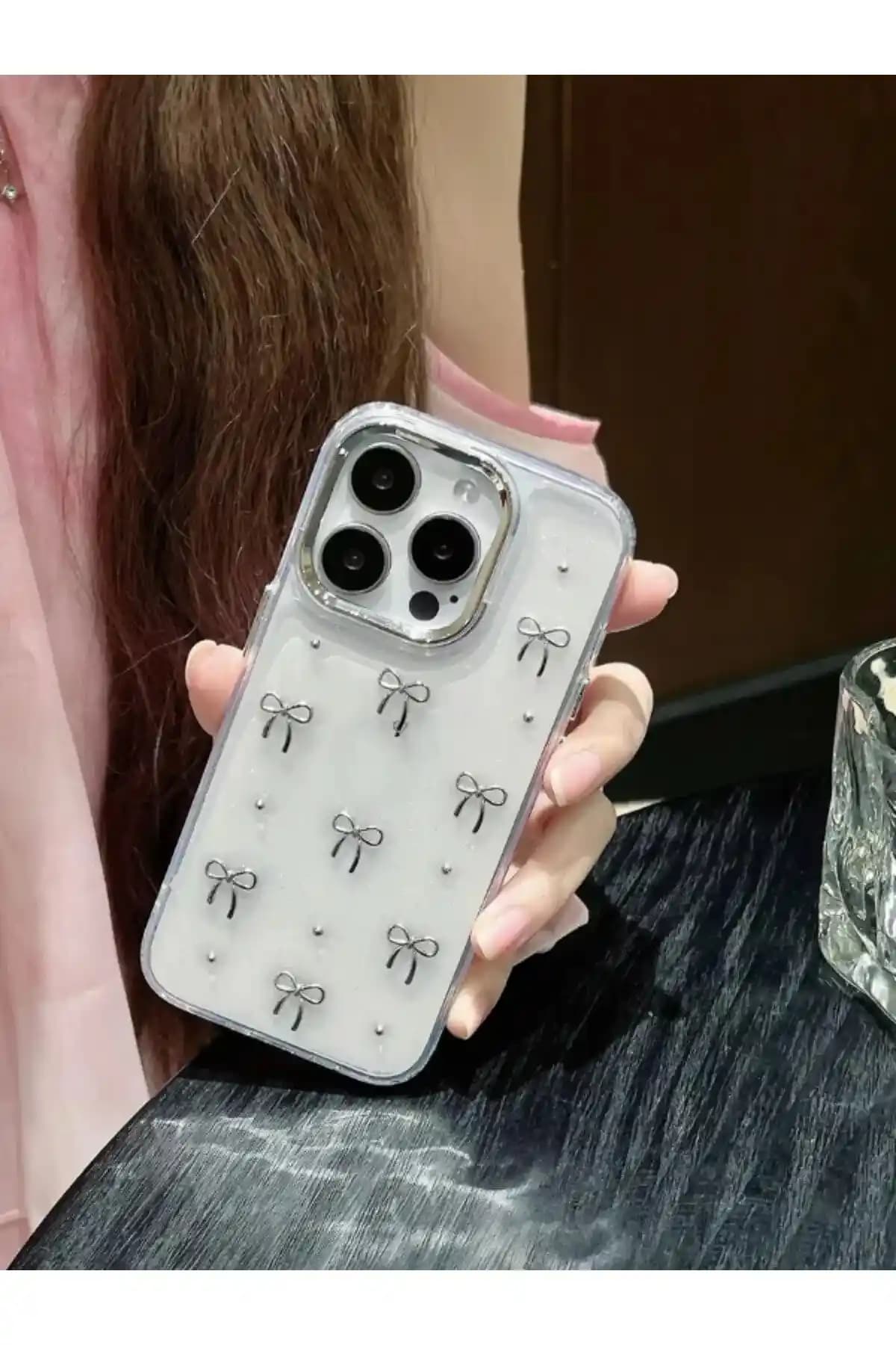 iPhone 13 Pro Max için Fiyonk Desenli Kılıf: Estetik ve Koruyucu Tasarım