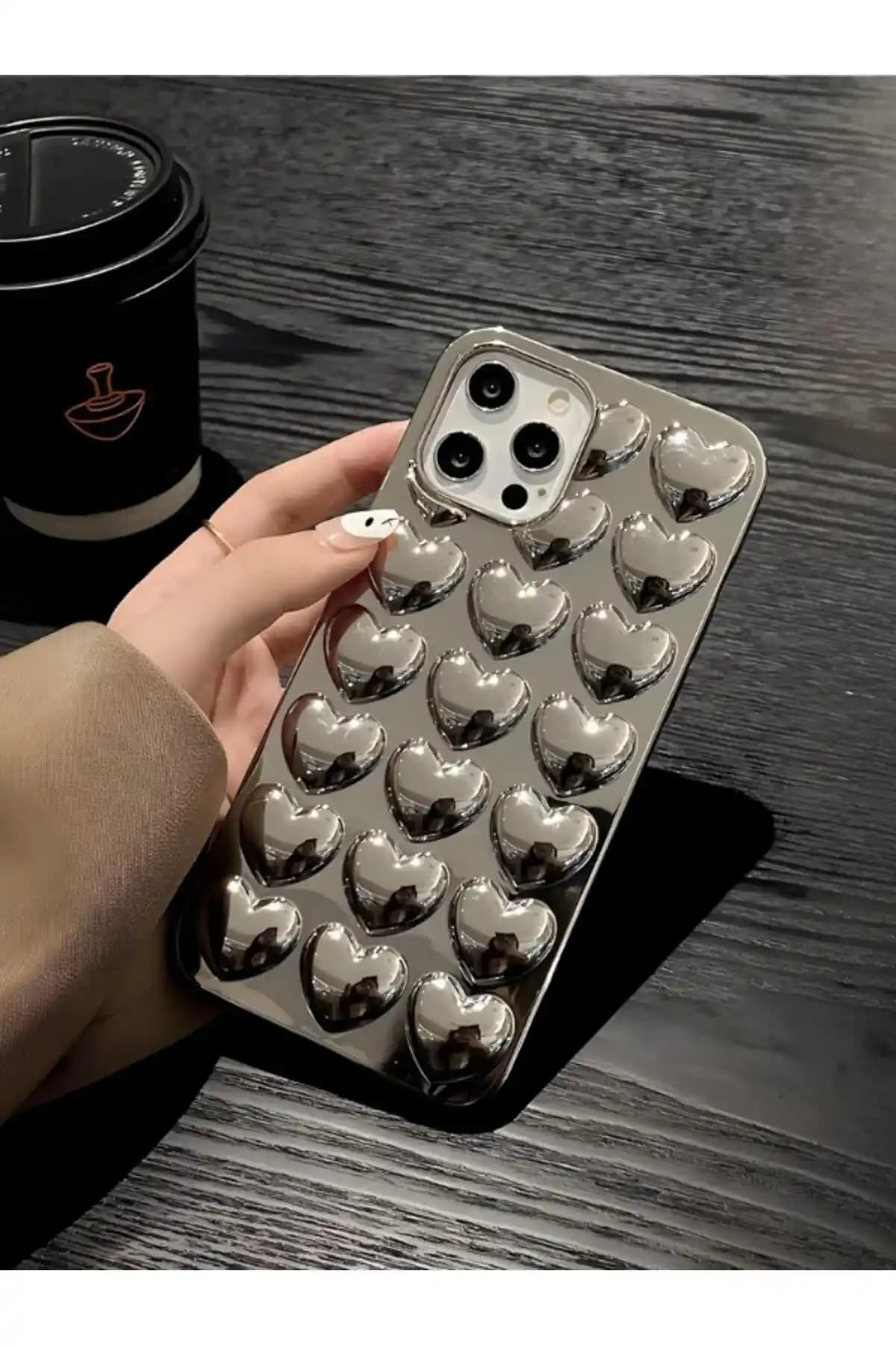 iPhone 13 Pro Max İçin Güvenlik ve Şıklık Sunan KVK Uyumlu Kılıf Seçenekleri