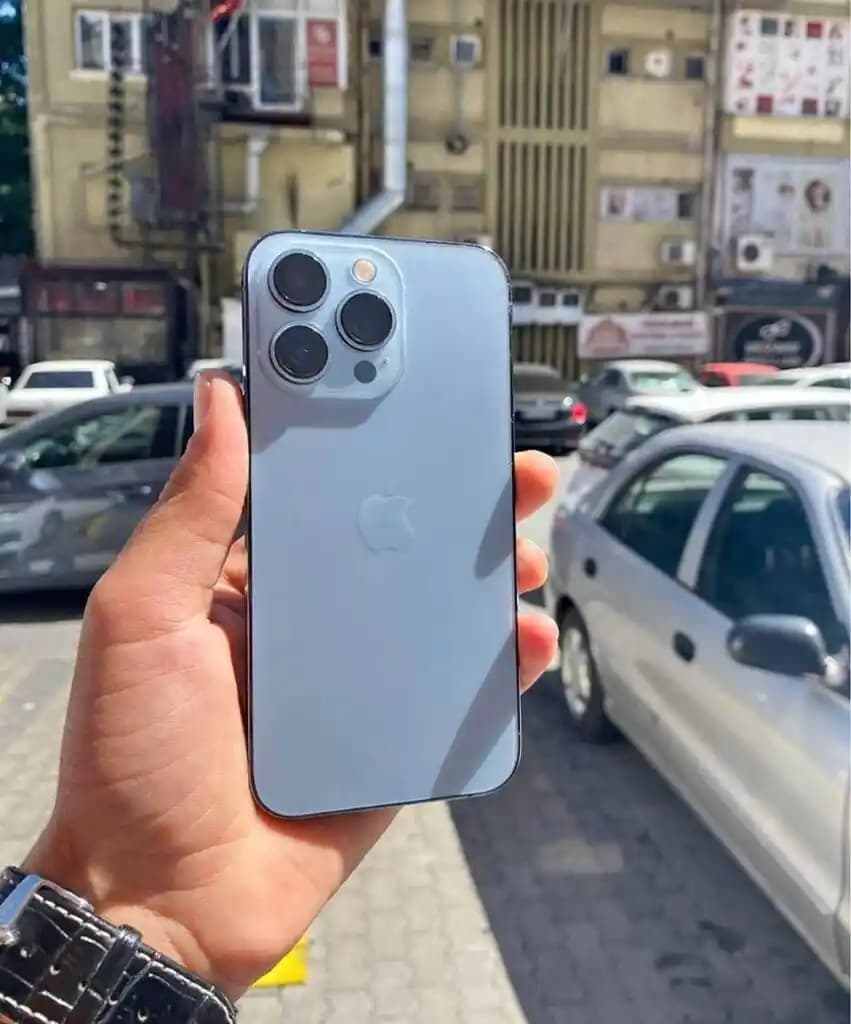 iPhone 13 Pro Max Mavi: Modern Tasarım ve Üstün Teknolojiyi Bir Arada Sunar