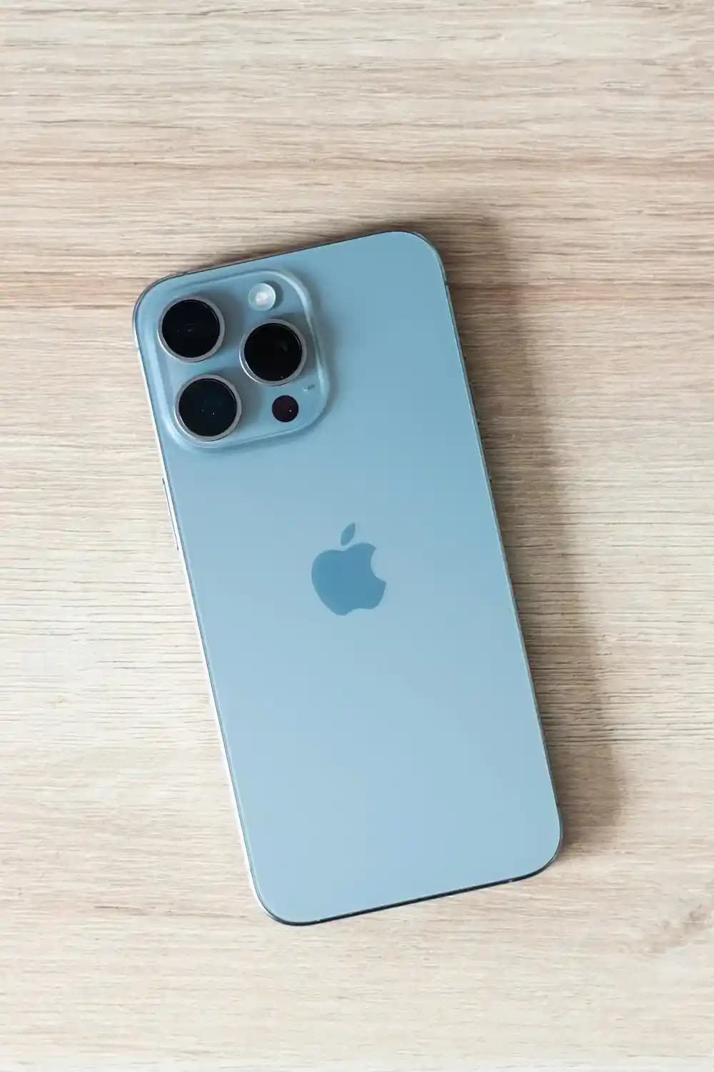 iPhone 15'in Elektronik Dünyasındaki Yeri ve Yenilikleri Analizi