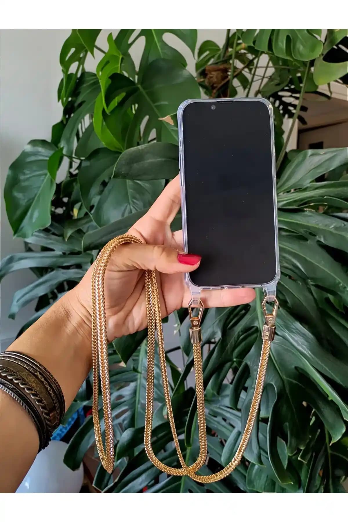 iPhone 15 uyumlu şık telefon askıları: estetik ve fonksiyonellik sağlayan aksesuarlar