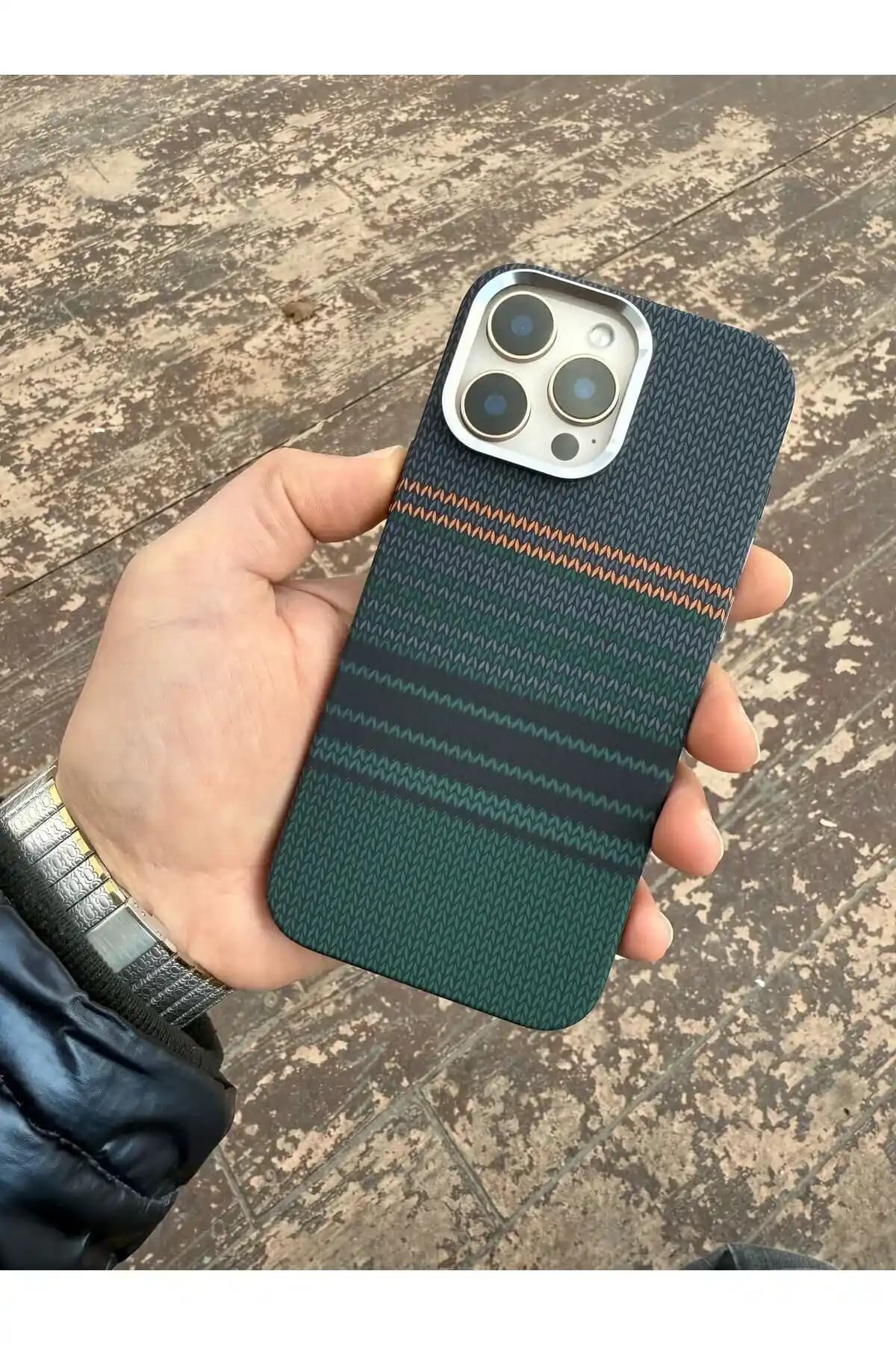 iPhone 15 ve Yeşil Renkli Kılıf Trendleri: Estetik ve Koruma Seçenekleri