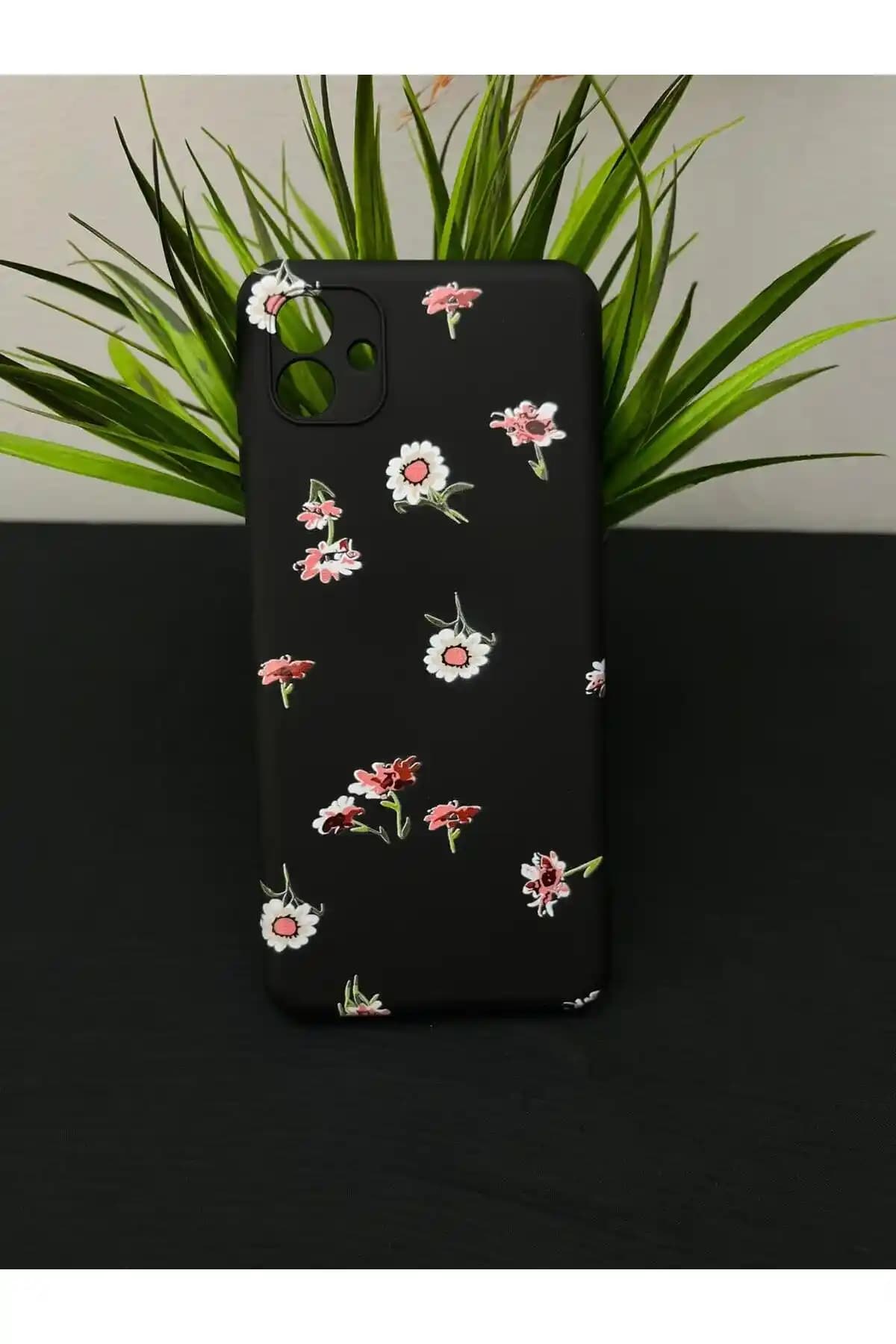 Kamera Korumalı Desenli Telefon Kılıfları: Estetik ve Koruma Bir Arada