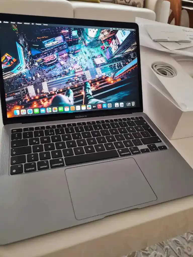 MacBook Air Dizüstü Bilgisayar Modelleri: Hafif ve Güçlü Tasarım ile Günlük Kullanım İçin Uygun
