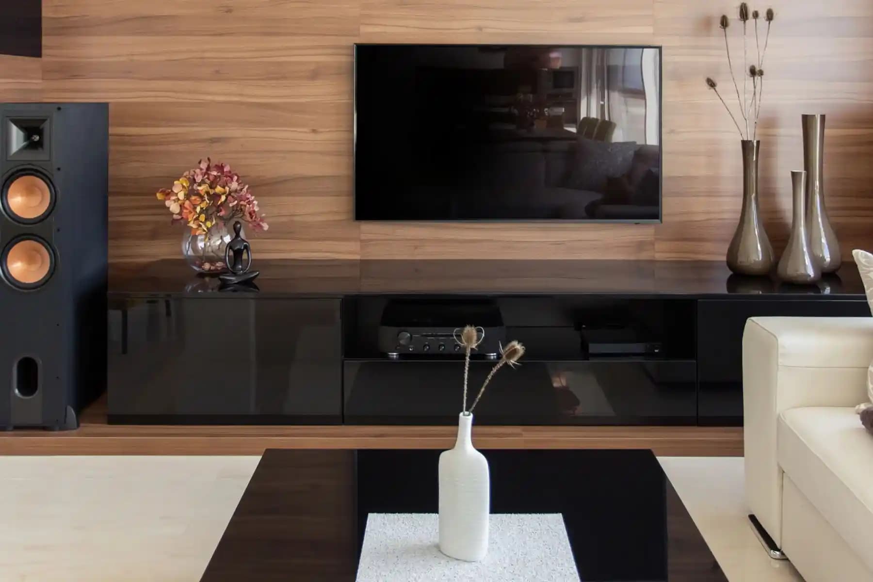 Modern evlerde yüksek sesli müzik sistemleri: teknolojik özellikler ve kullanım alanları