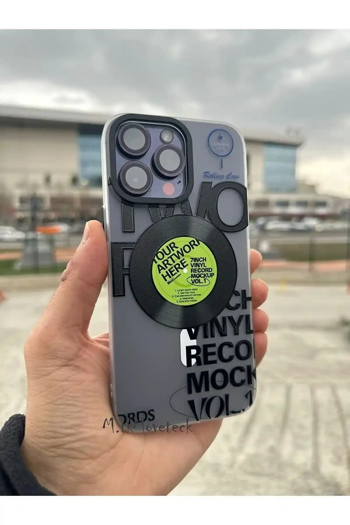 Moveteck Marka Estetik ve Fonksiyonellik Sunan Telefon Kılıfları Üzerine Bir İnceleme