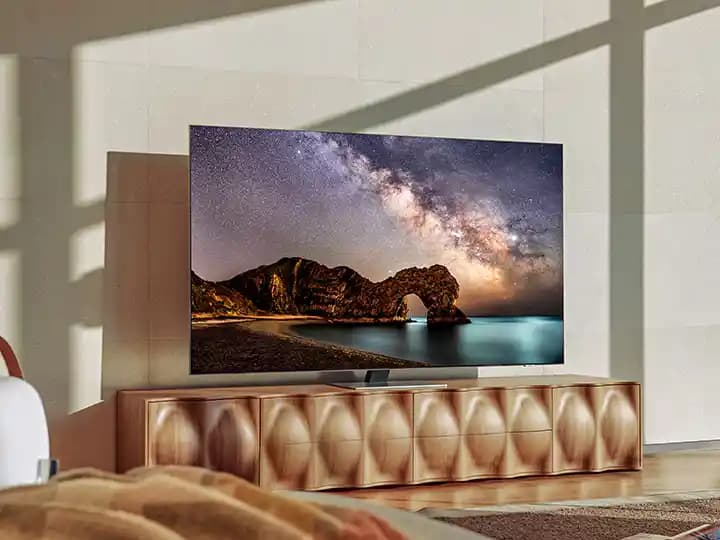 Samsung 55DU7200 55 inç 4K UHD Akıllı Televizyon ile Ev Sinema Deneyimini Geliştirin
