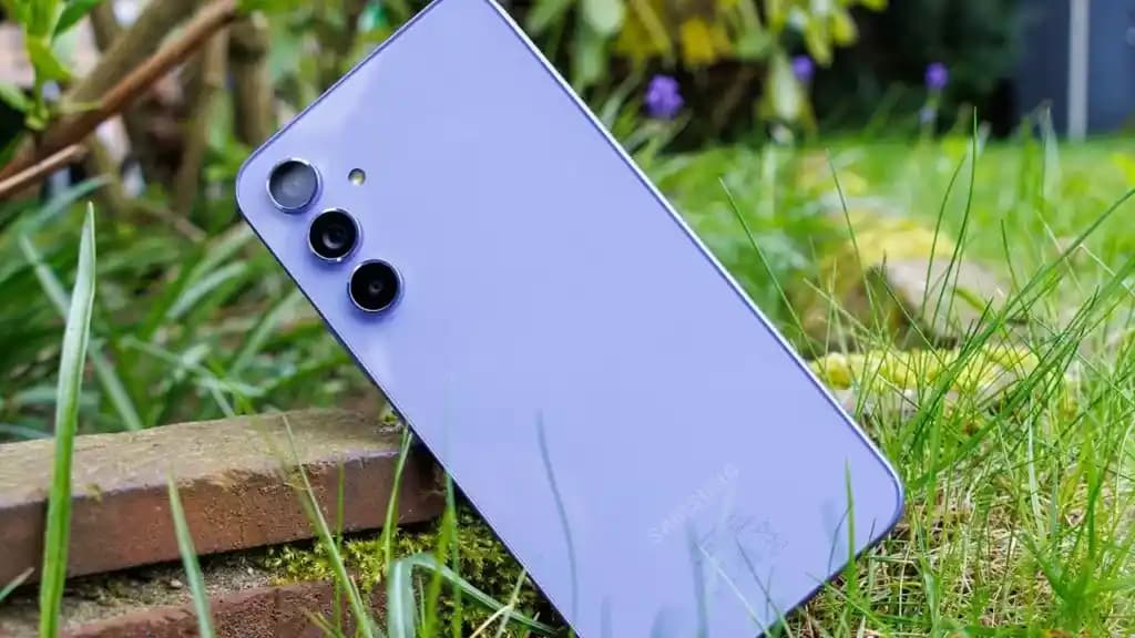 Samsung Galaxy A55 5G Fiyat ve Performans Analizi: Güncel Özellikler ve Kullanıcı Yorumları