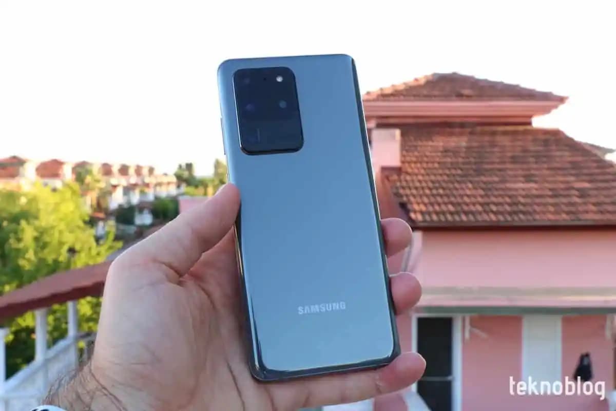Samsung Galaxy S20 Ultra İncelemesi: Yüksek Performans ve Gelişmiş Özellikler