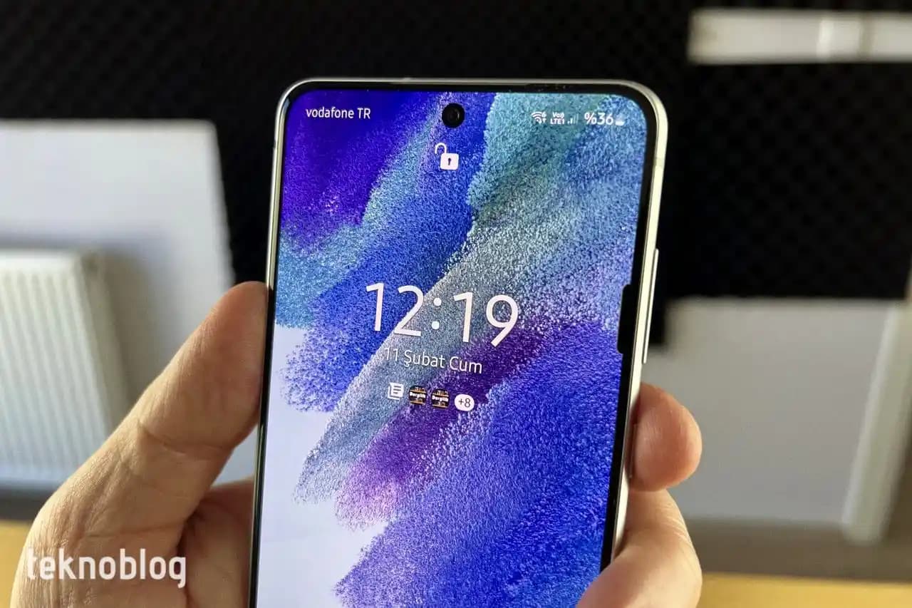 Samsung Galaxy S21 FE Teknik Özellikleri ve Kullanıcı Deneyimleri Analizi