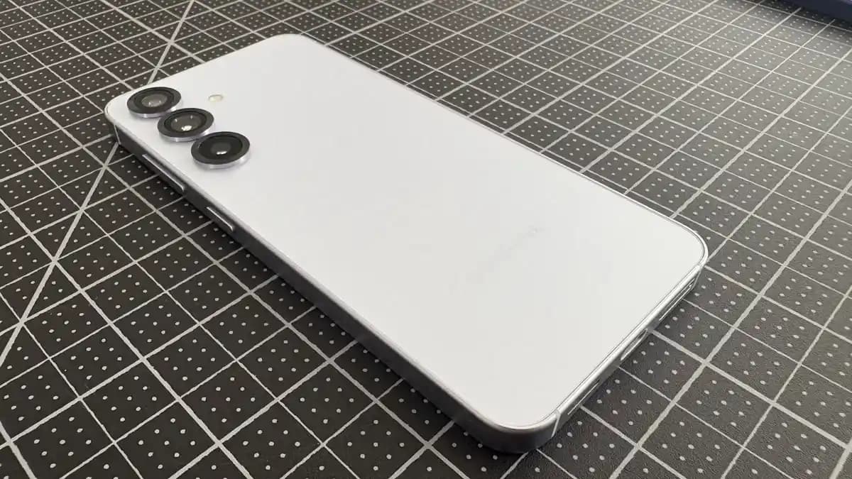 Samsung Galaxy S24 ve S25 Serisi: Tasarım, Kamera ve Performans Yenilikleri