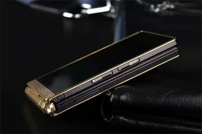 Samsung'un En Pahalı Lüks Akıllı Telefonları ve Piyasa Konumu Analizi