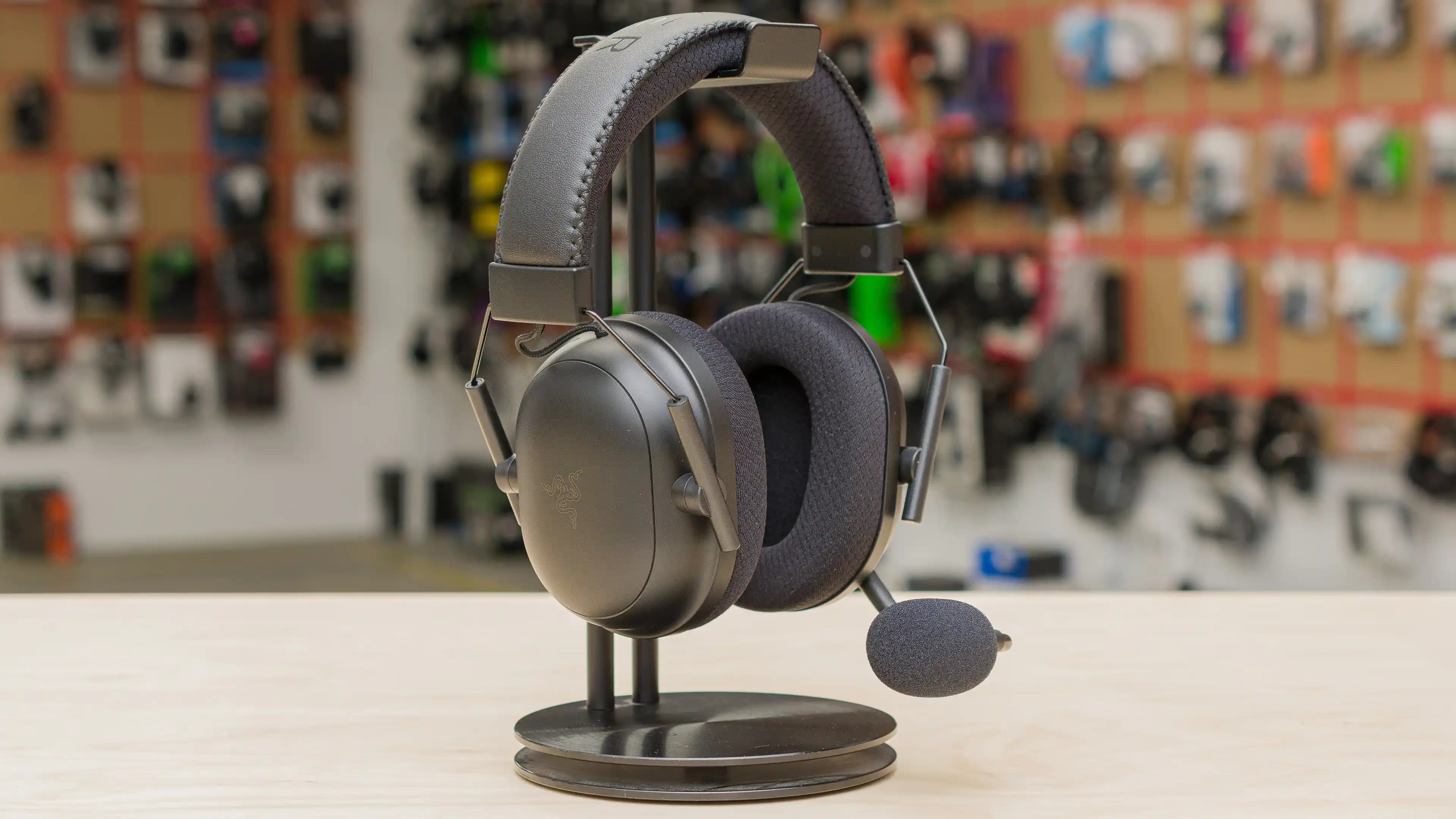 SteelSeries Arctis 7 ve Razer BlackShark V2 Kulaklıklarının Karşılaştırması