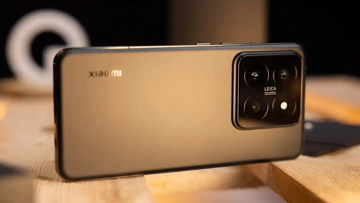 Xiaomi 12 Pro ve 14T Pro Modellerinin Karşılaştırması: Tasarım, Performans ve Kamera Özellikleri