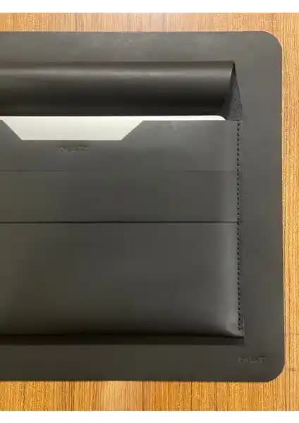 MAT DERİ Siyah Hakiki Deri MacBook Kılıfı 13 İnç Uyumlu Şık ve Dayanıklı Tasarım
