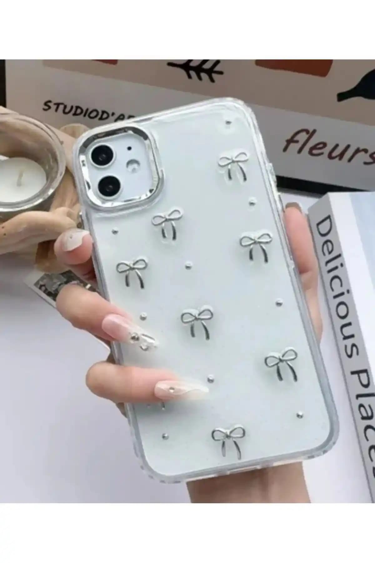 iPhone 11 için şeffaf ve aynalı kalp tasarımlı kılıflar karşılaştırması