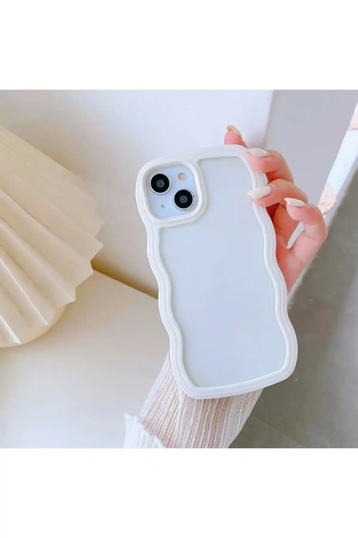 iPhone 13 ve 14 Uyumlu Kılıflar: Karşılaştırmalı İnceleme ve Kullanıcı Yorumları
