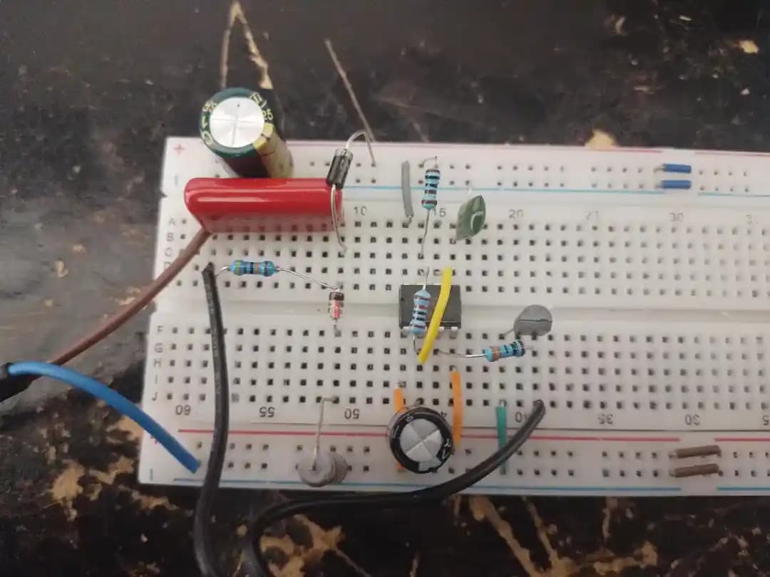 555 Timer ve TRIAC ile Şebeke Gerilimi AC Devre Prototipleme ve Güvenlik Önlemleri