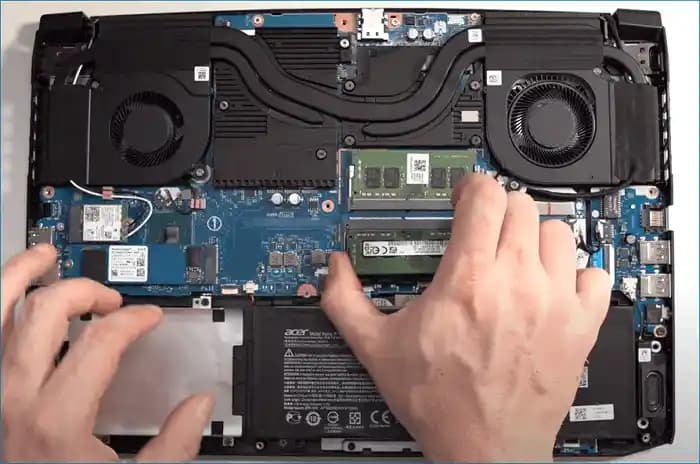 Acer Nitro 18 A-I Dizüstü Bilgisayarda M.2 SSD Takma ve Çıkarma İşlemleri