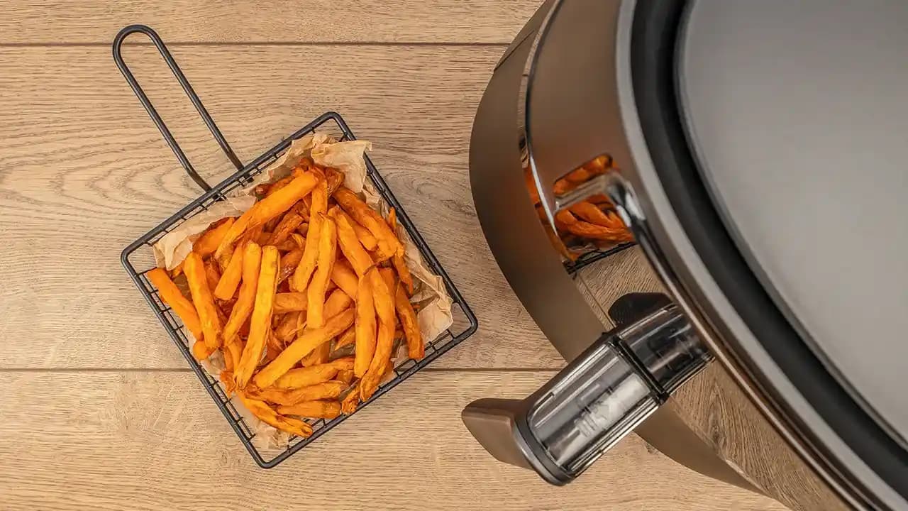 Air Fryer'da Yiyecek Altına Konulacak Malzemeler ve Temizlik İpuçları