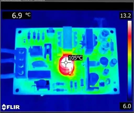 Anahtarlamalı Güç Kaynaklarında Düşük ESR Kapasitörlerin Önemi ve Standart Elektrolitik Kapasitörlerin Dezavantajları