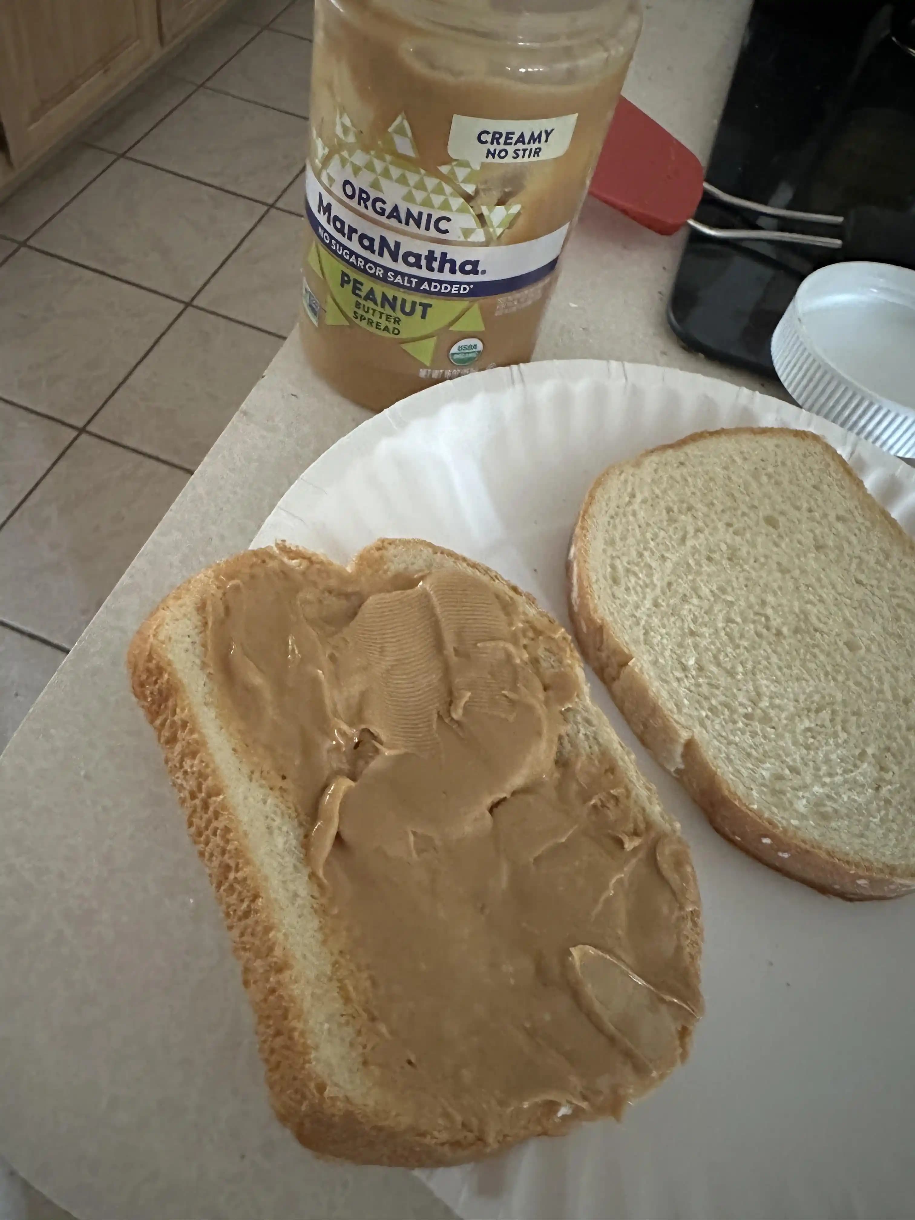 Buzdolabında Saklanan Doğal Fıstık Ezmesini 30 Saniyede Hava Fritözünde Yumuşatma Yöntemi