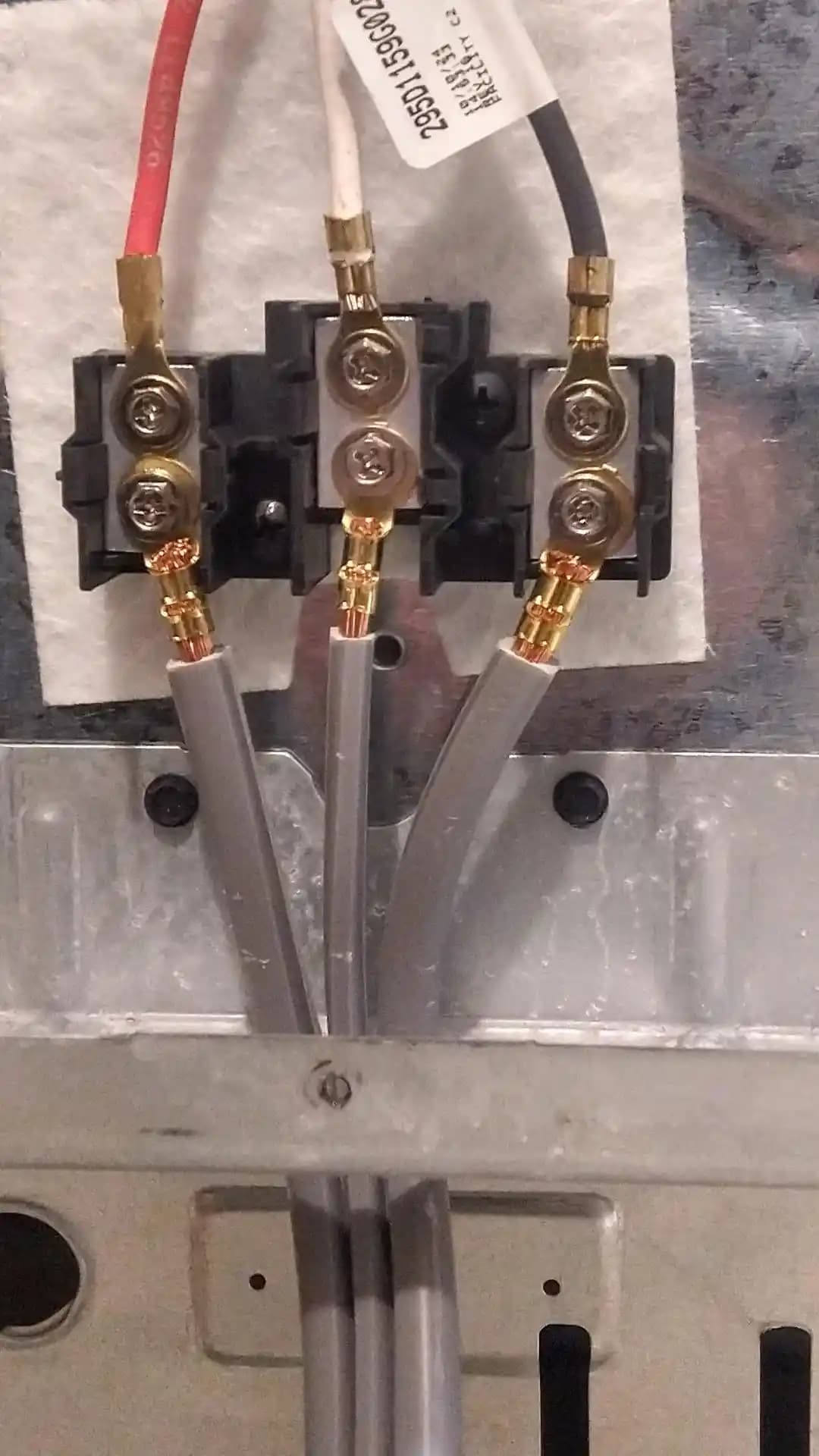 Elektrikli Fırınlarda Güç Kablosu ve Topraklama Sorunları: Kurulum ve Güvenlik Rehberi