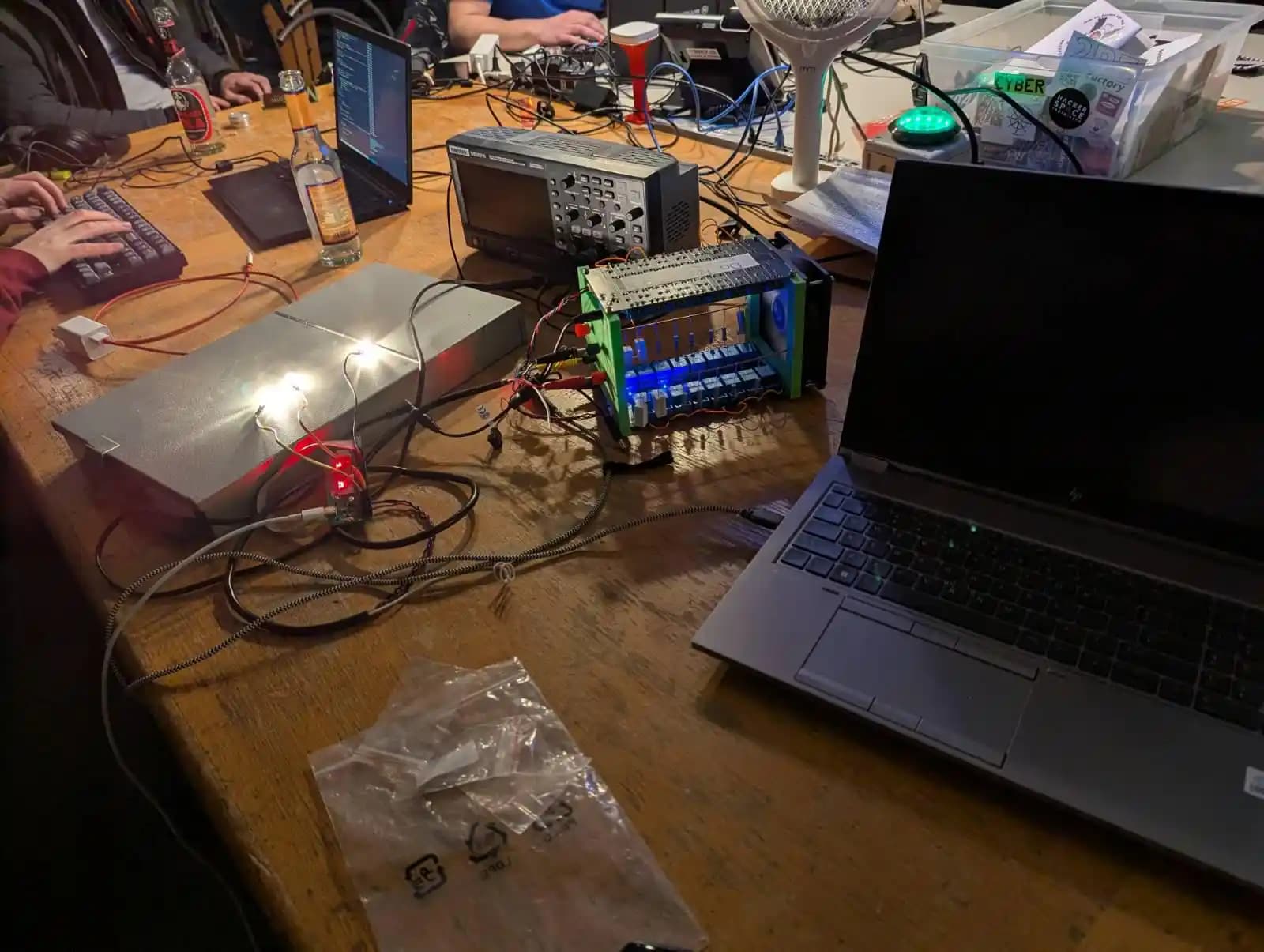 Güç Kaynağı Test Cihazları ve Elektronik Yüklerin Kullanımı ve Avantajları