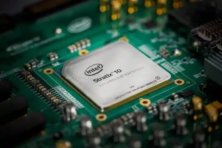 Intel'in Altera Hisselerini Silver Lake'e Satışı ve FPGA Endüstrisine Etkileri Üzerine Analiz