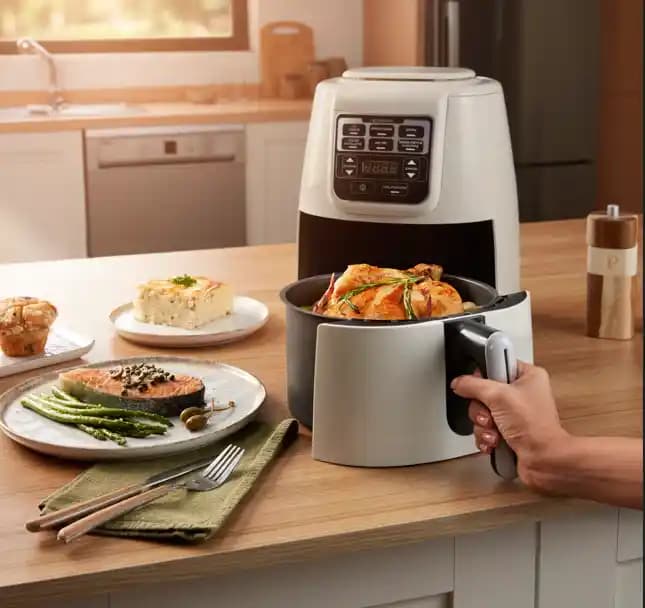 Konveksiyonlu Fırın ve Air Fryer: Pişirme Yöntemleri ve Kullanım Avantajlarının Karşılaştırması