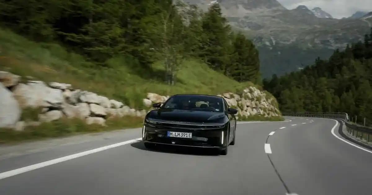 Lucid Air Grand Touring, Tek Şarjla 1.205 km Menzil Rekoru Kırdı ve Elektrikli Araç Teknolojisini Gösterdi