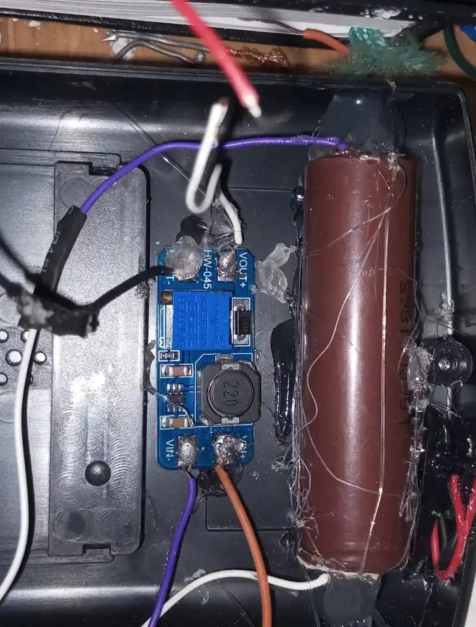 Multimetreyi Şarjlı Batarya ve Yükseltici Devre ile Çalıştırma Teknikleri ve Karşılaşılan Sorunlar