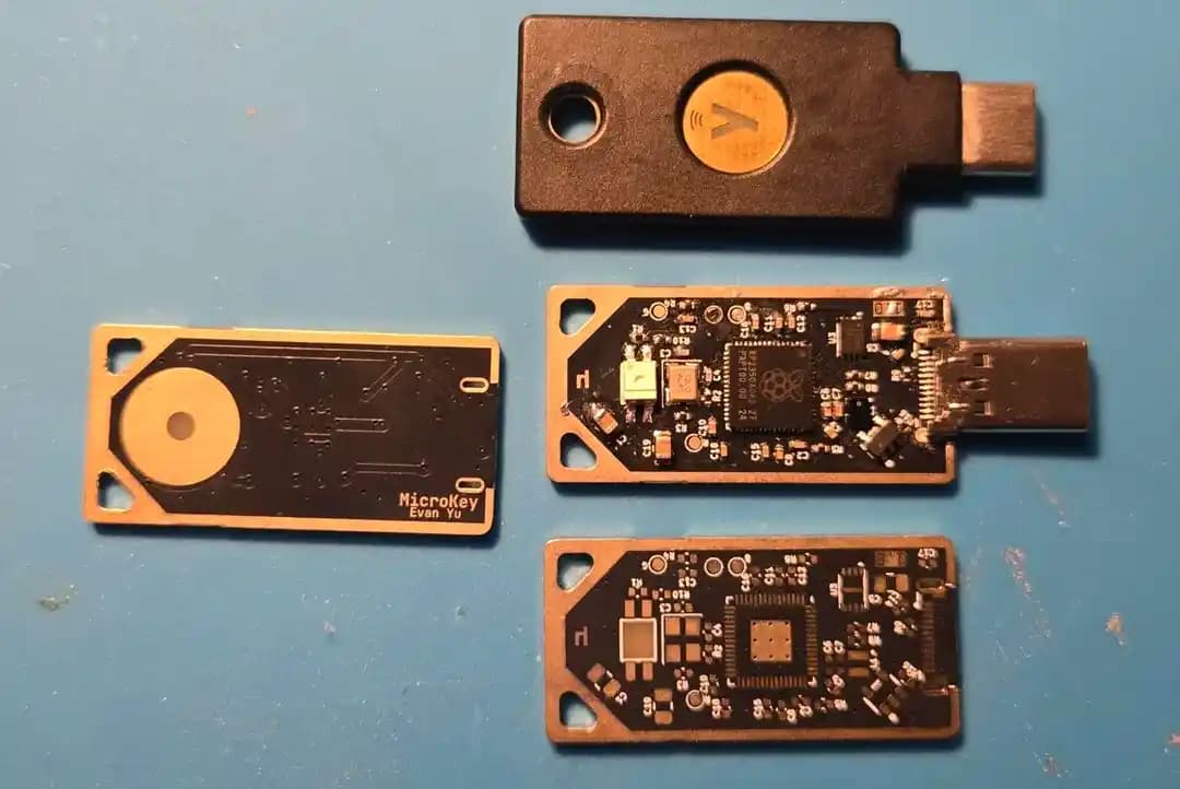 RP2350 Mikrodenetleyici ile Tasarlanmış FIDO WebAuthn Uyumluluğuna Sahip MicroKey Güvenlik Anahtarı