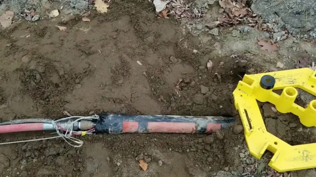 Solucan Benzeri Robotlarla Yeraltı Güç Hattı Döşeme: Biyomimetik Teknolojinin İnşaatta Uygulamaları