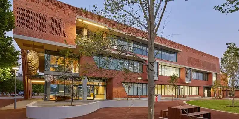 Ultrasonik Dalga ve Diazonium Tuzlarıyla Cam Yüzeylerinde Kalıcı ve Çevre Dostu Değişiklikler