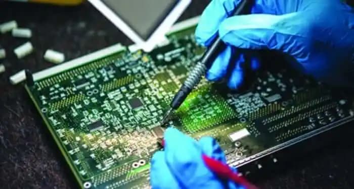 Elektrik Mühendislerinin Teknik Kimyasalları Saklama Alışkanlıkları ve Gıda Hijyeni Önlemleri