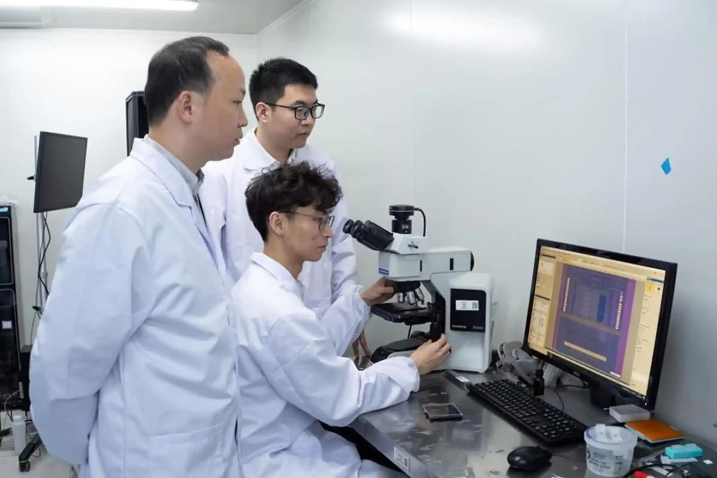 Grafen Tabanlı Flash Bellek ile 400 Pikosaniyede Veri Yazma Performansında Devrim