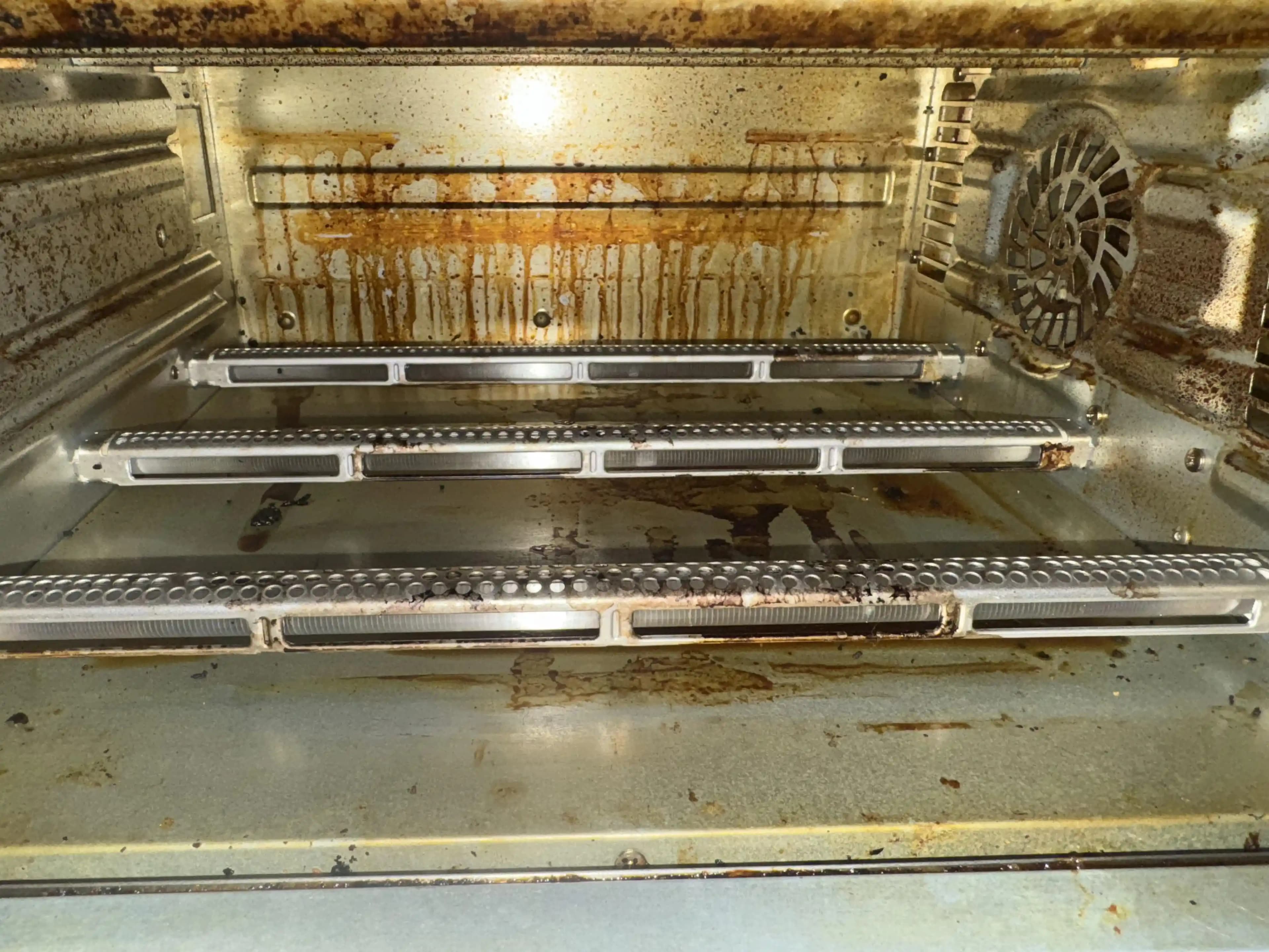 Airfryer Temizliği: Zorlu Lekeler ve Etkili Yöntemlerle Cihaz Bakımı