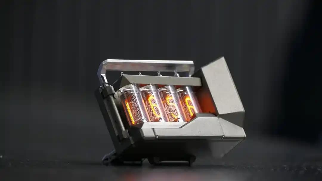 BUBLIK Watch: Nixie Tüplü Retro Saatin Teknik ve Tasarım Özellikleri