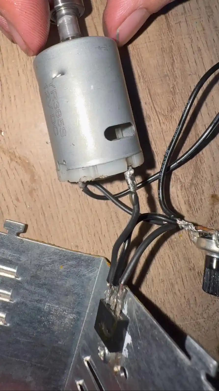 DC Motor Hız Kontrolü ve İlk Devre Tasarımı: PWM ve Anahtarlamalı Yöntemlerin Teknik İncelemesi