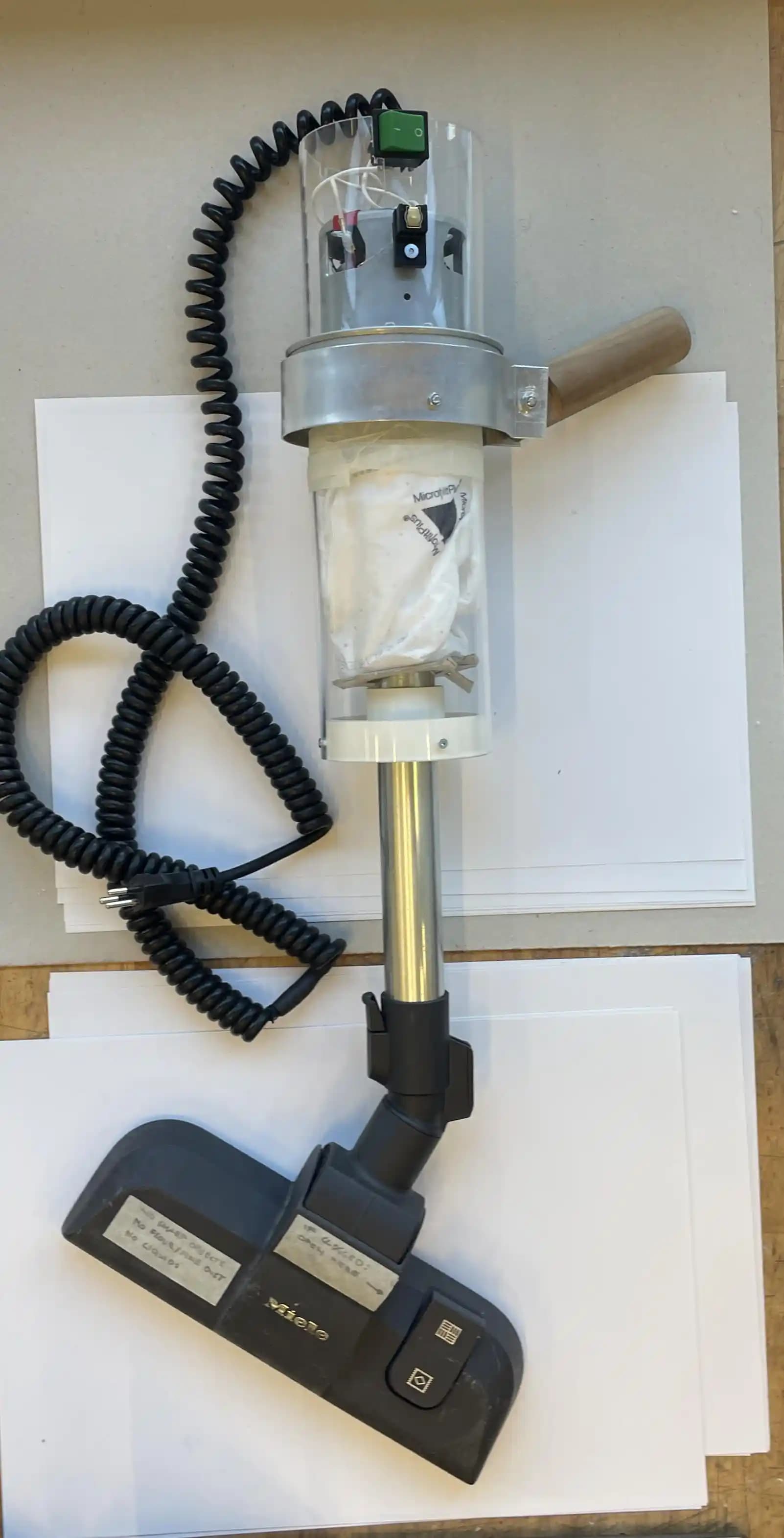 Elektrikli Süpürge Tasarımında Radikal Sadelik ve Dayanıklılık Yaklaşımı