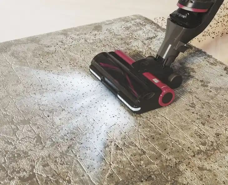 Torbasız Elektrikli Süpürge Seçiminde Dikkat Edilmesi Gerekenler ve Öneriler