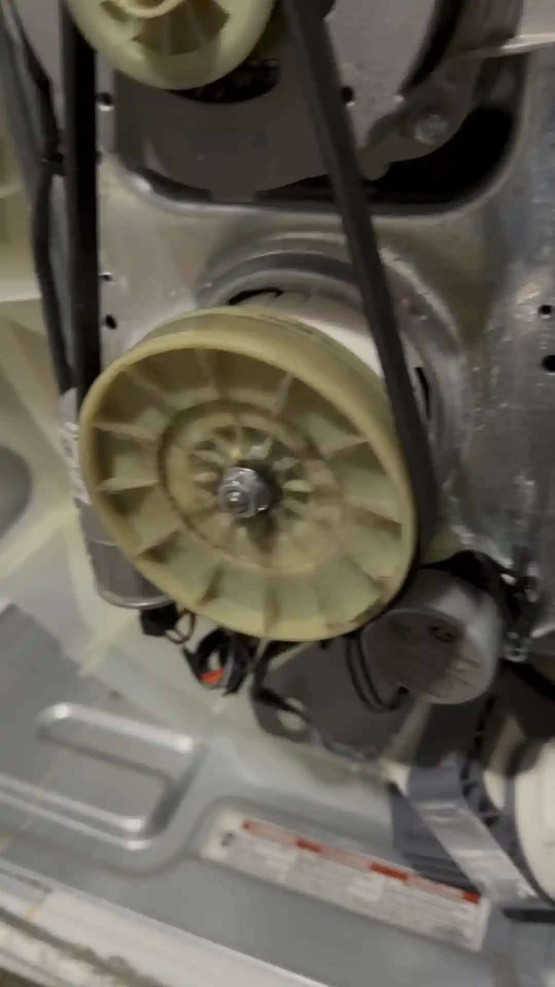 Whirlpool Üstten Yüklemeli Çamaşır Makinesi F7E3 Hata Kodu ve Çözüm Yöntemleri