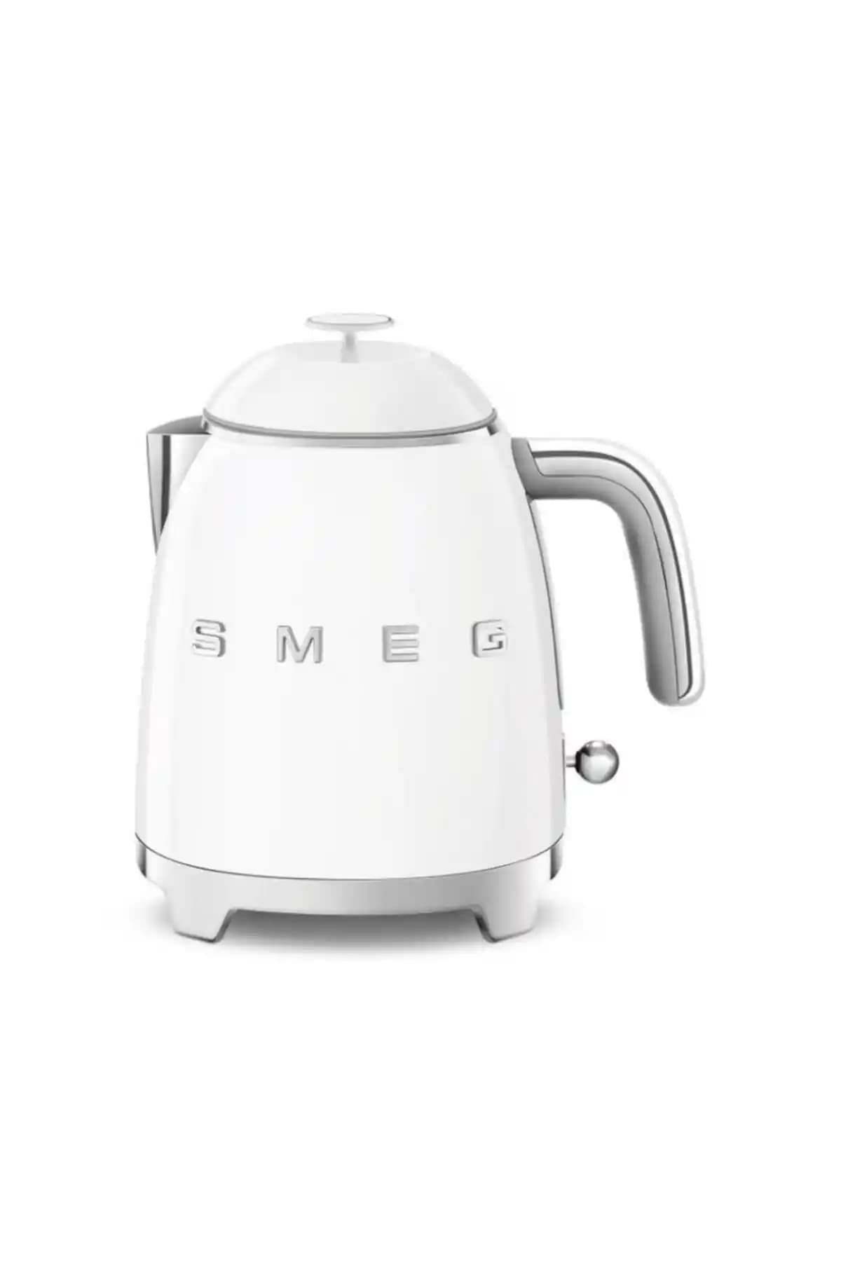 Smeg 50's Style Beyaz Mini Kettle KLF05WHEU: Estetik ve Fonksiyonellik Bir Arada