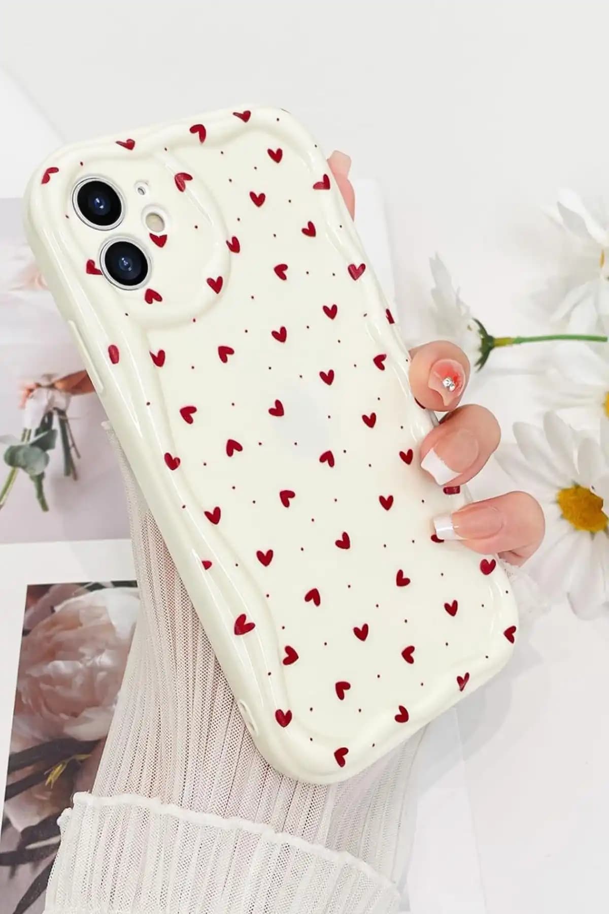 KVK PRİVACY iPhone 12 Kırmızı Aşk Temalı Silikon Kılıfı Estetik ve Koruyucu Özellikleriyle