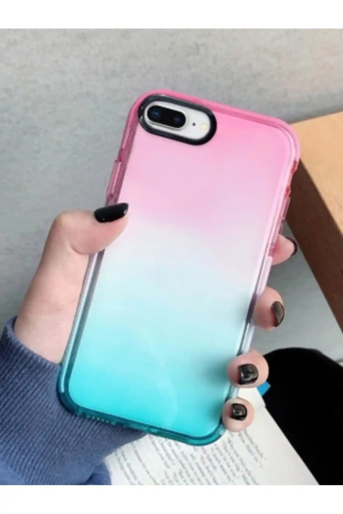 Mooodcase iPhone 8 Plus Renkli Silikon Kılıfı ile Şıklık ve Koruma Bir Arada