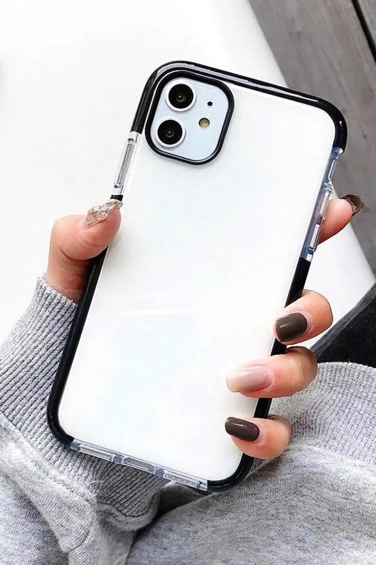 Mooodcase iPhone 11 Siyah Silikon Kılıfı: Şık ve Koruyucu Telefon Aksesuarı